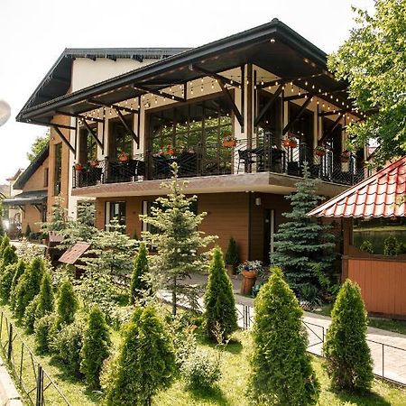Near The Lake Lviv Exterior photo