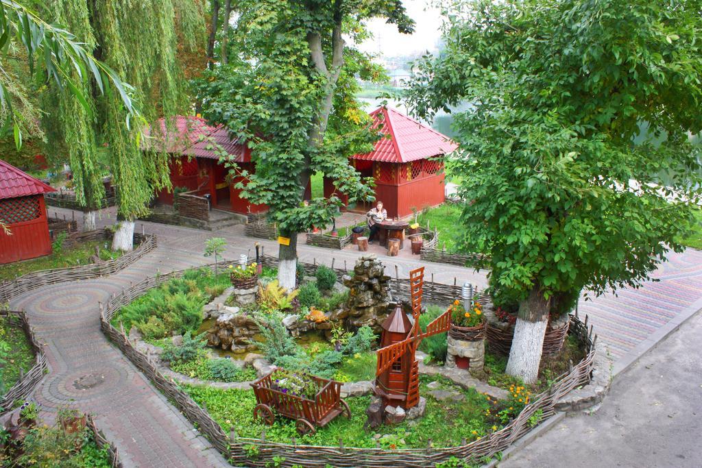 Near The Lake Lviv Exterior photo